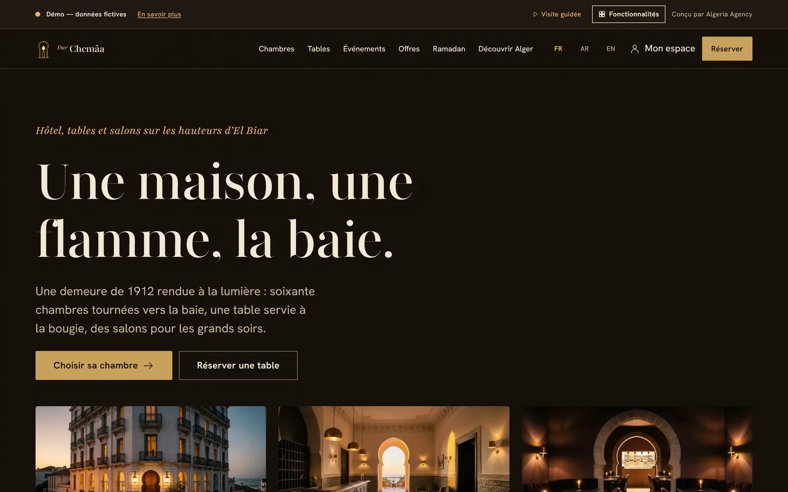 Page d’accueil de Dar Chemâa, avec son titre et la façade de nuit.