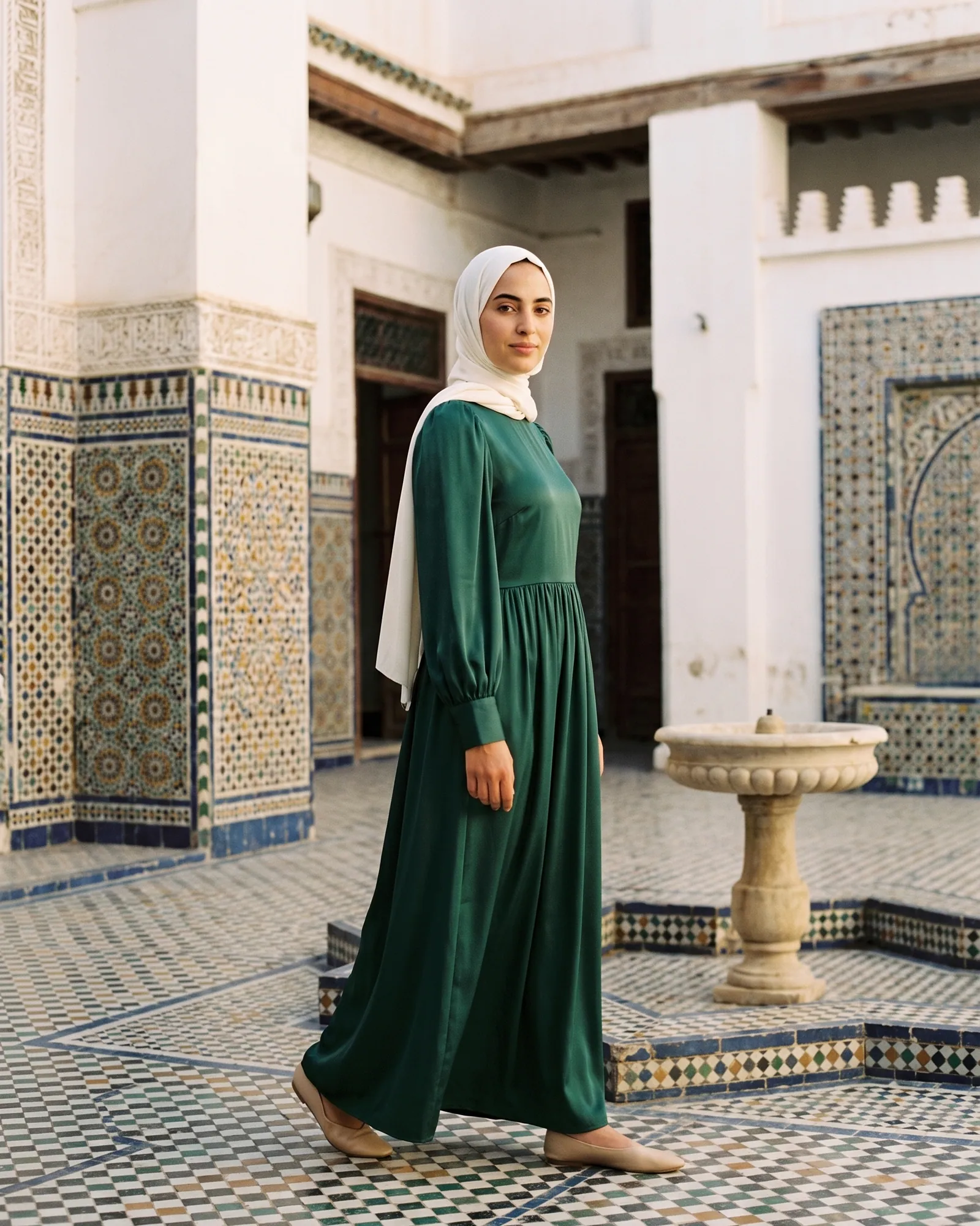 Look 11 — Le patio d’une maison ancienne