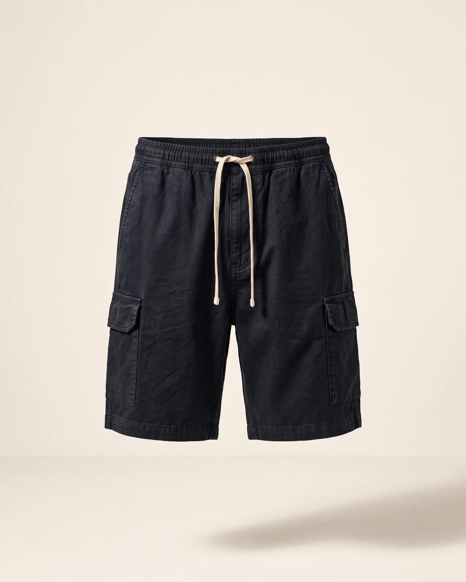 Short utilitaire à cordon